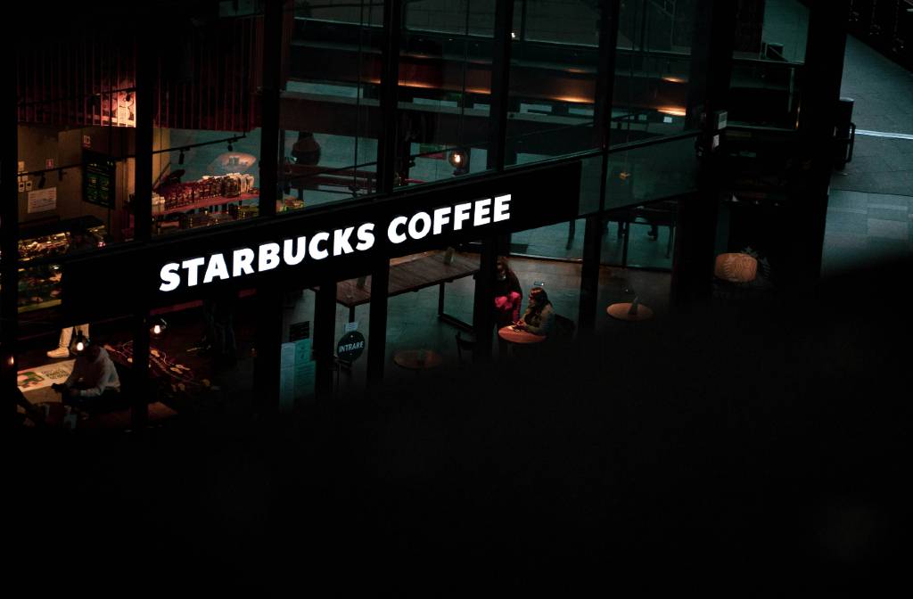 Coffee Fiction: What If Howard Schultz Had Never Acquired Starbucks?